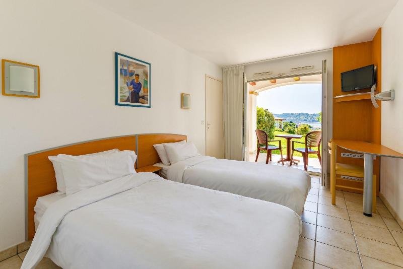 Village Vacances Azureva Hendaye image