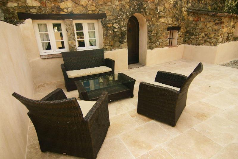 Hameau des Claudins image