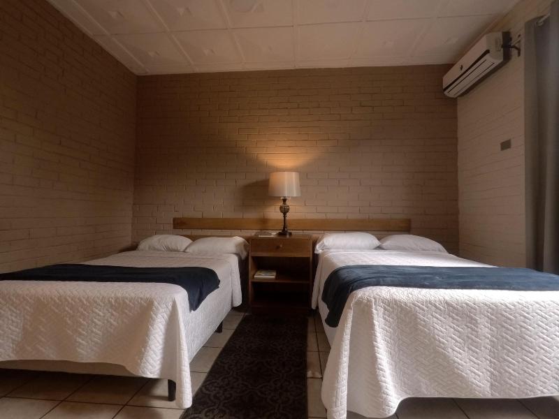 Hotel La Colonia image