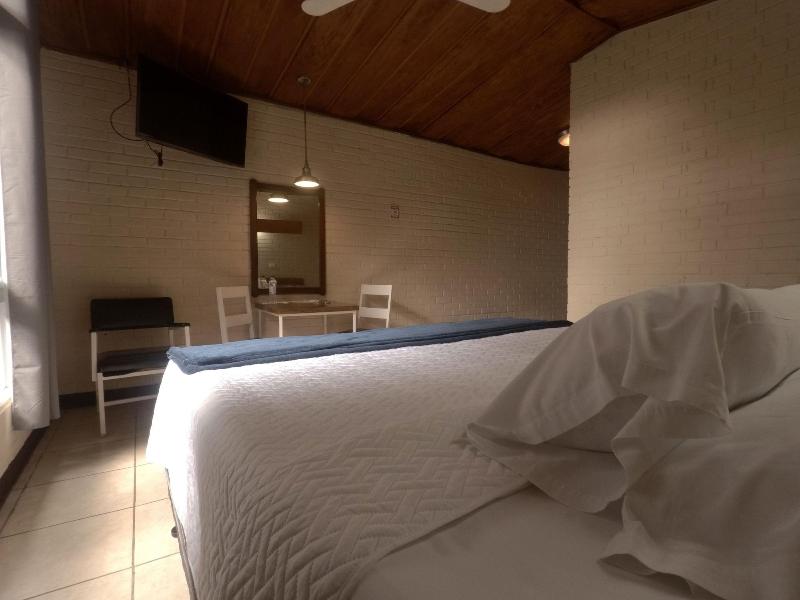 Hotel La Colonia image