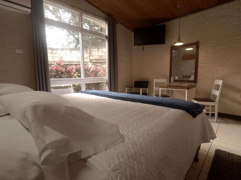 Hotel La Colonia image