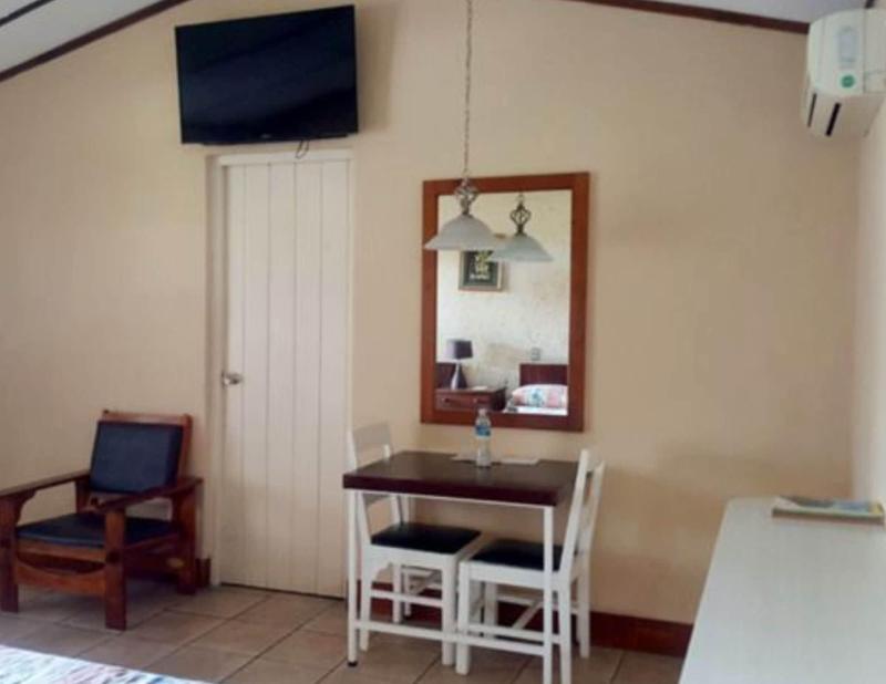 Hotel La Colonia image