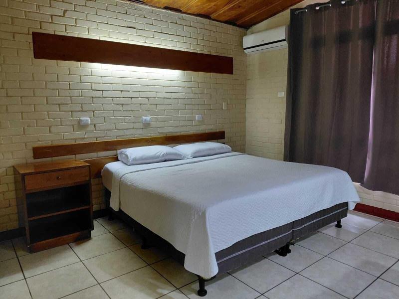 Hotel La Colonia image