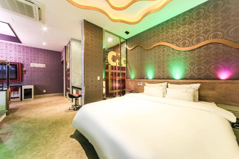 Hotel Vov image