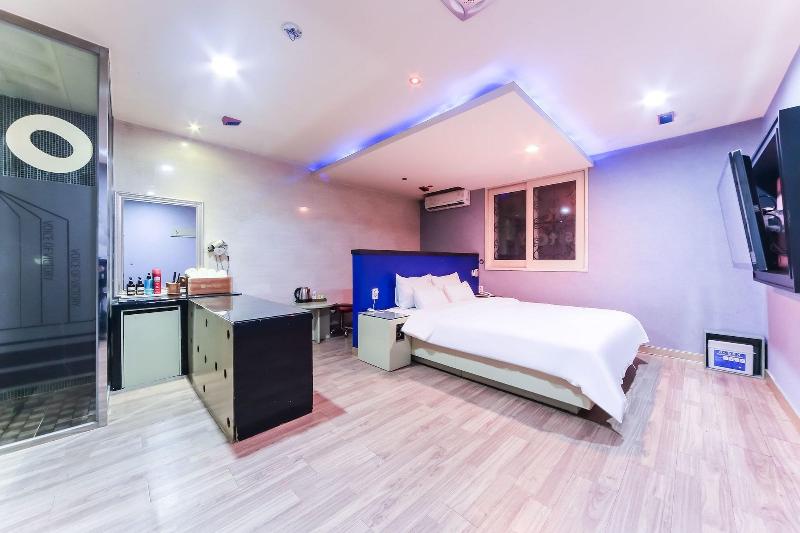 Hotel Vov image