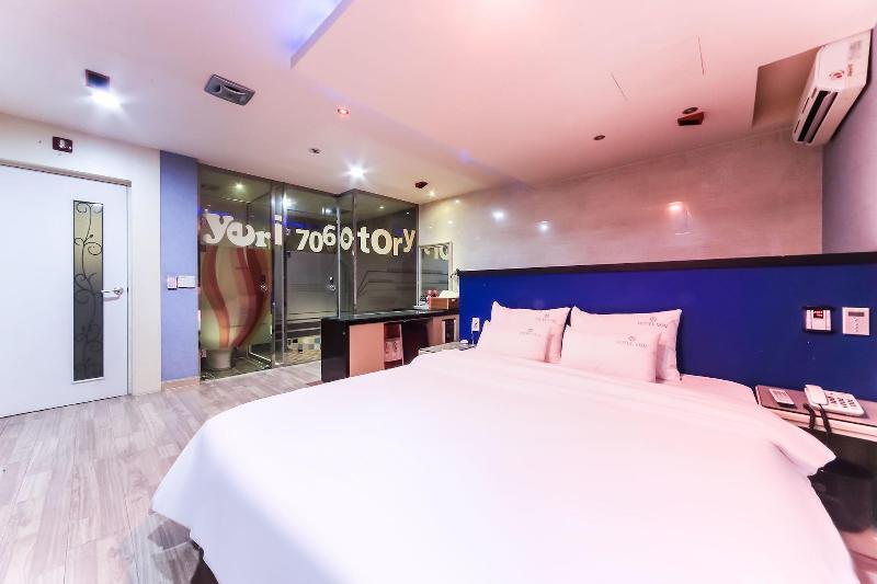 Hotel Vov image