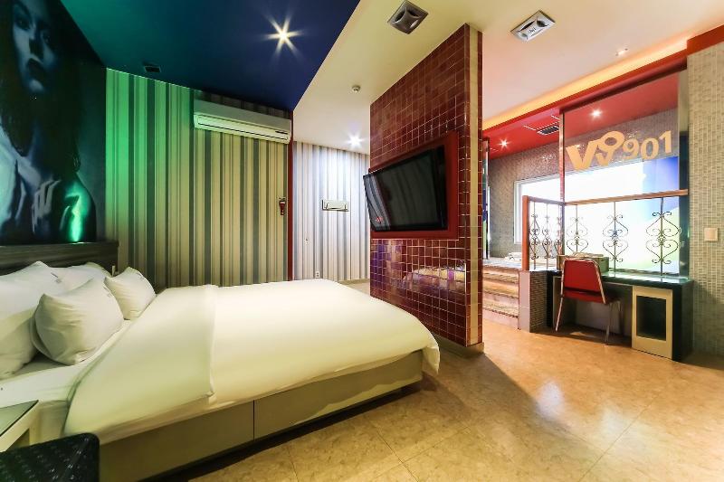 Hotel Vov image