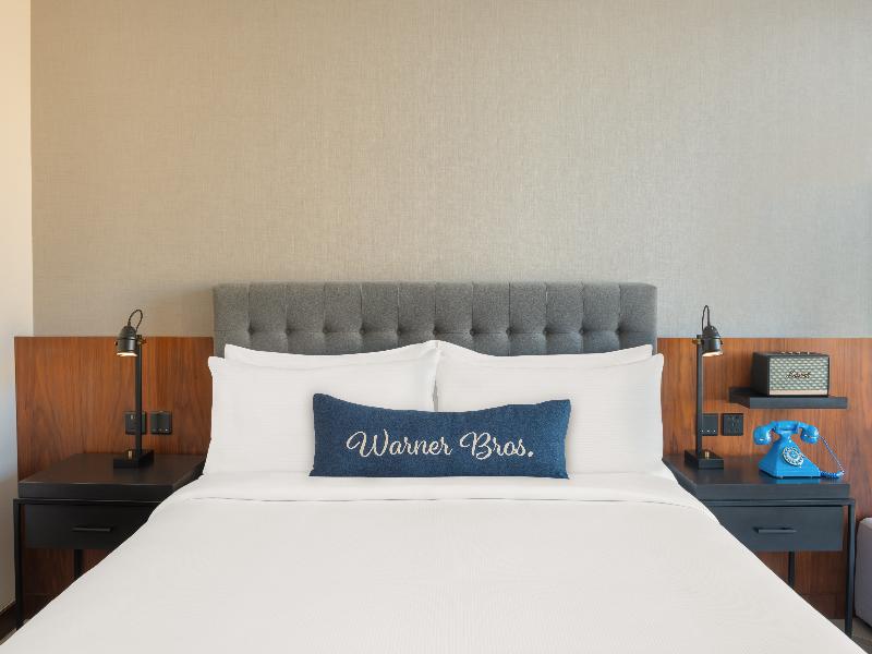 The Wb Abu Dhabi, Curio Collection By Hilton image