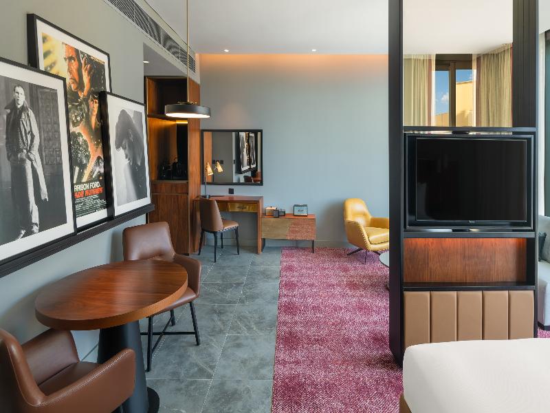 The Wb Abu Dhabi, Curio Collection By Hilton image