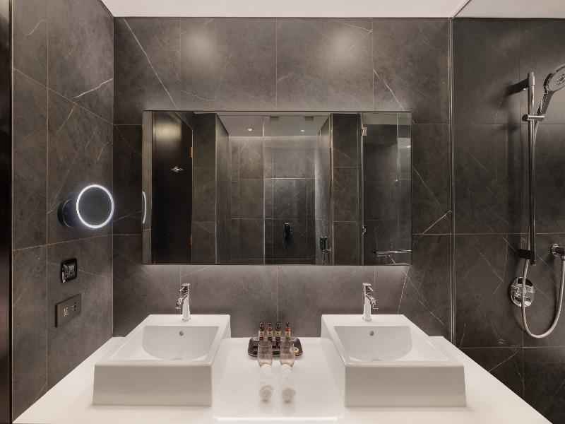 The Wb Abu Dhabi, Curio Collection By Hilton image