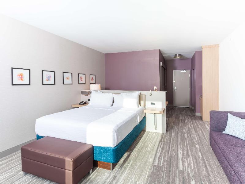 Hilton Garden Inn Broomfield Boulder image