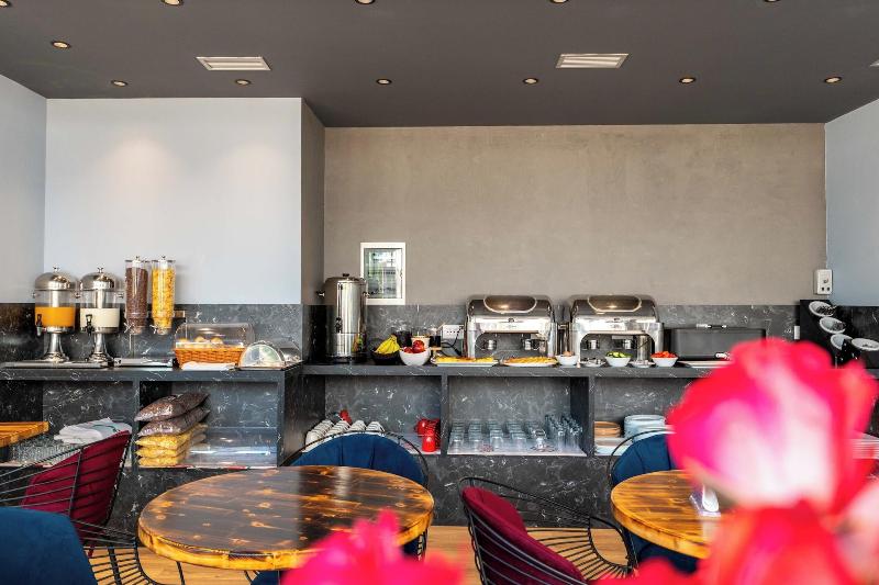 Hotel Piramida image