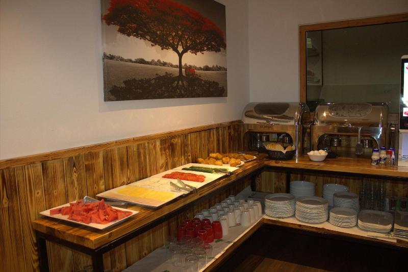 Hotel Piramida image