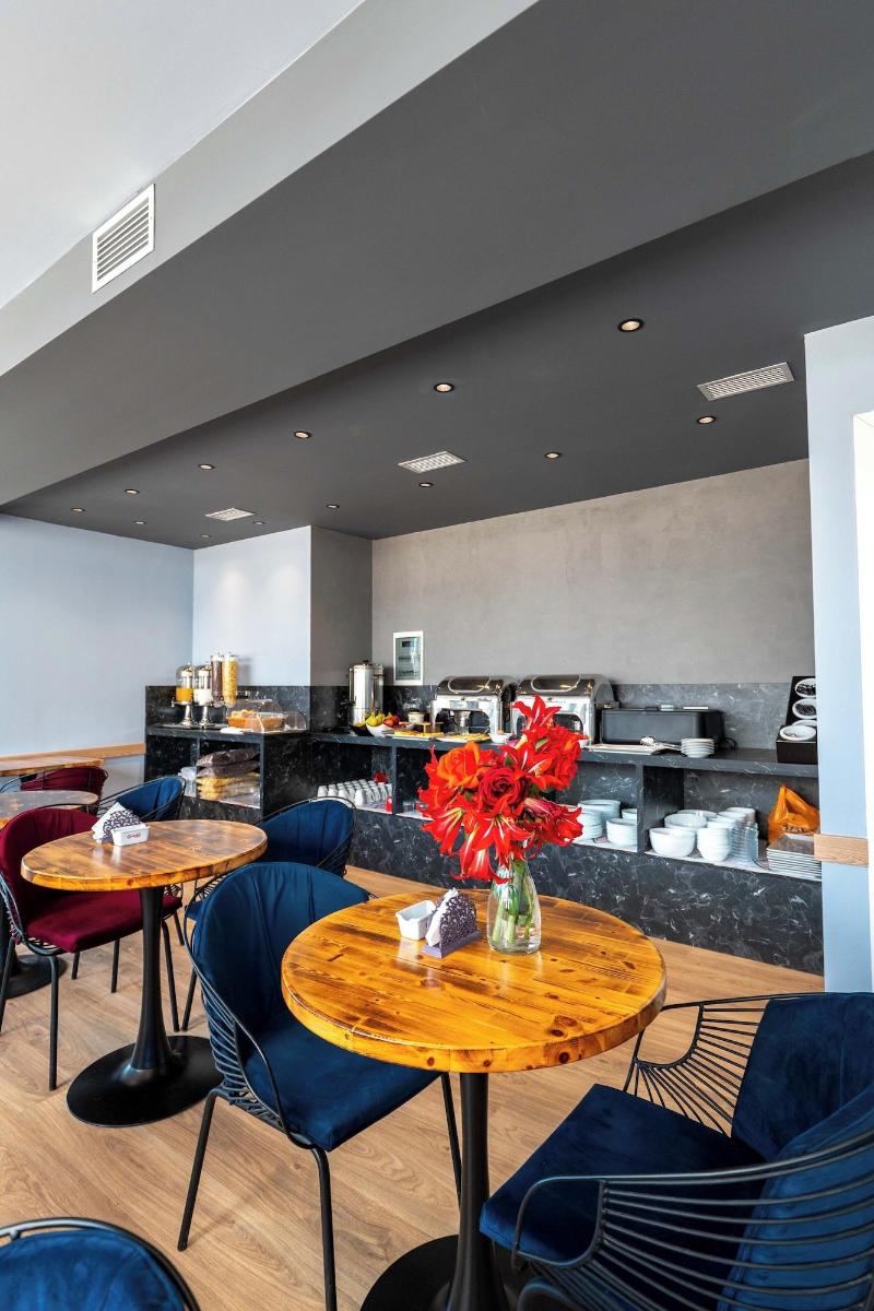 Hotel Piramida image