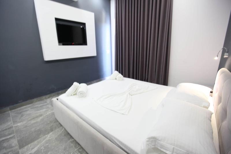 Hotel Piramida image