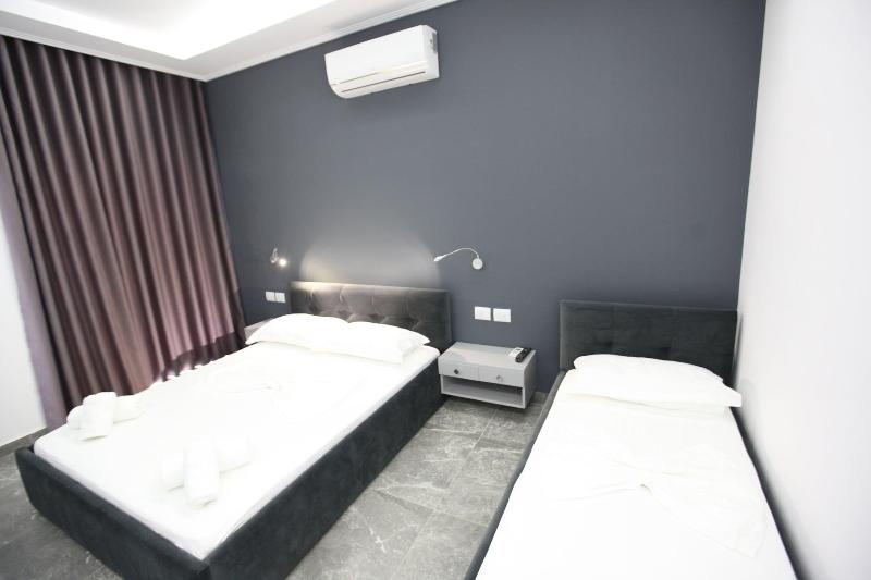 Hotel Piramida image