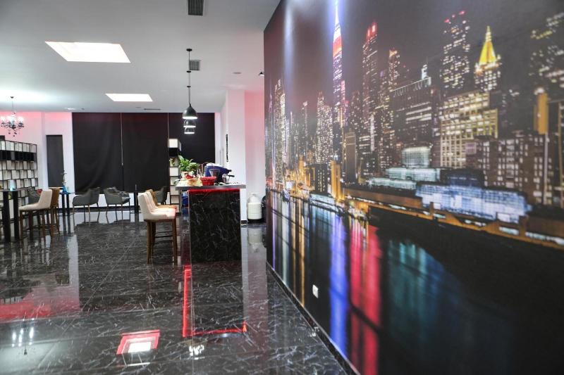 Lounge Bar & Hotel New York image