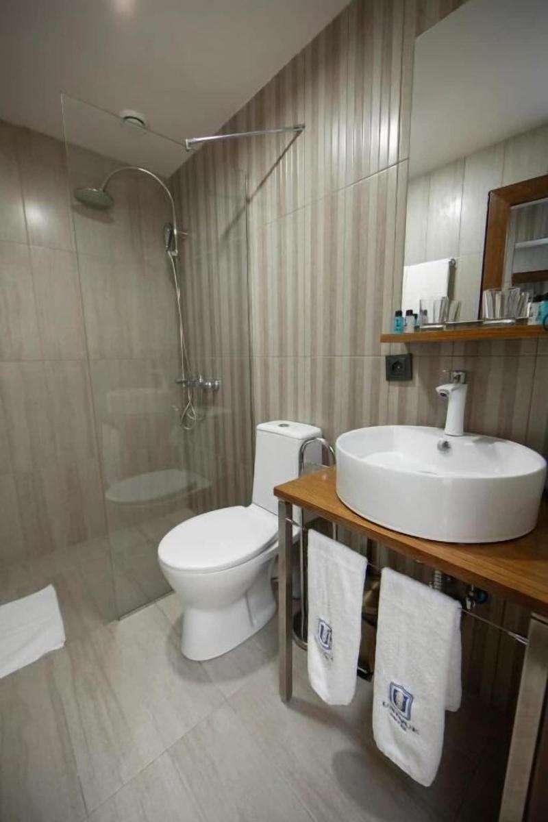 Unique Hotel image