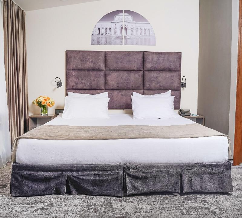 Unique Hotel image