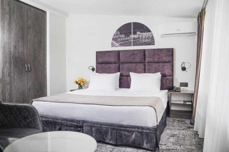 Unique Hotel image