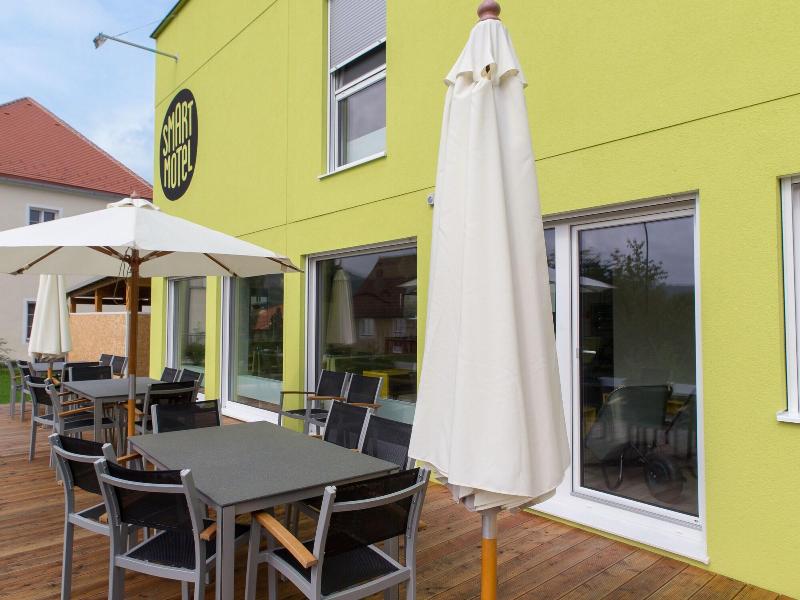 Smart Motel image