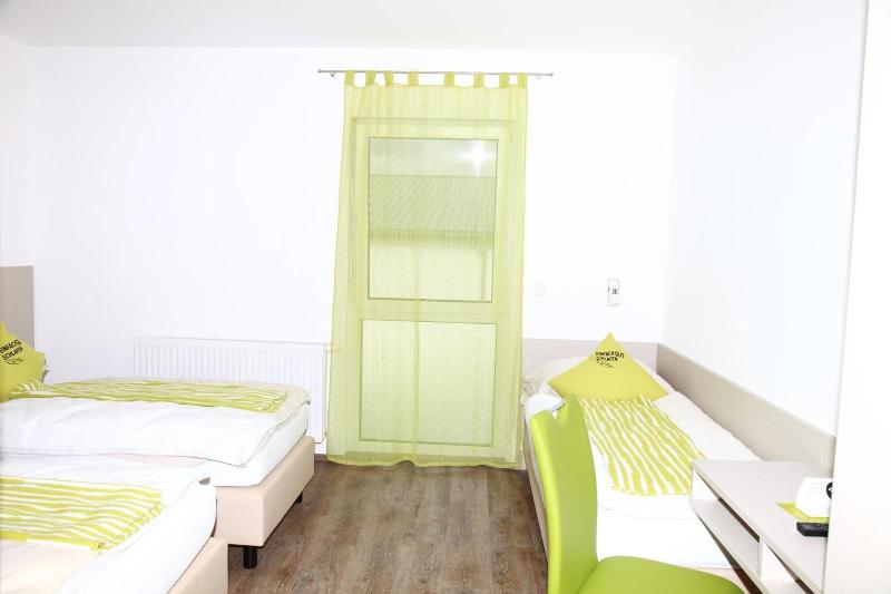 Smart Motel image