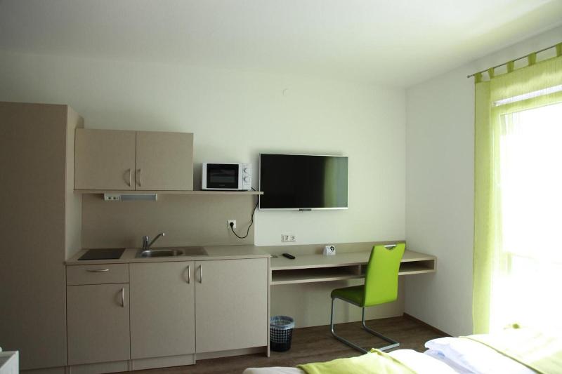 Smart Motel image