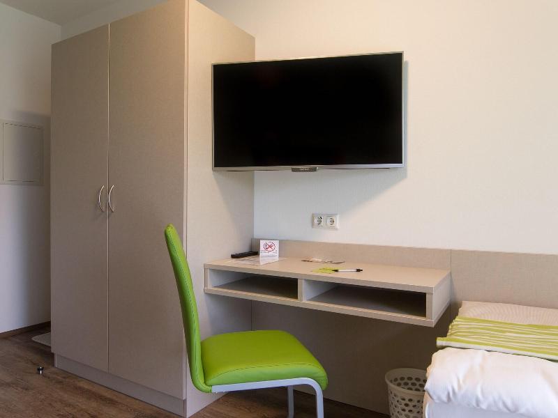 Smart Motel image