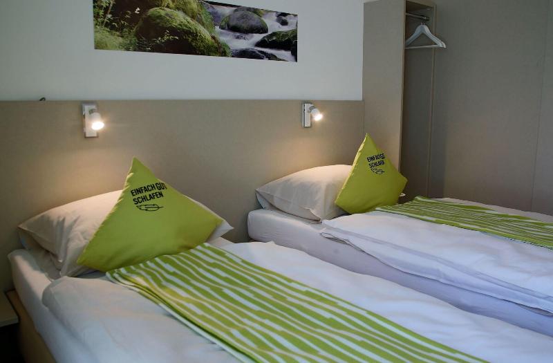 Smart Motel image
