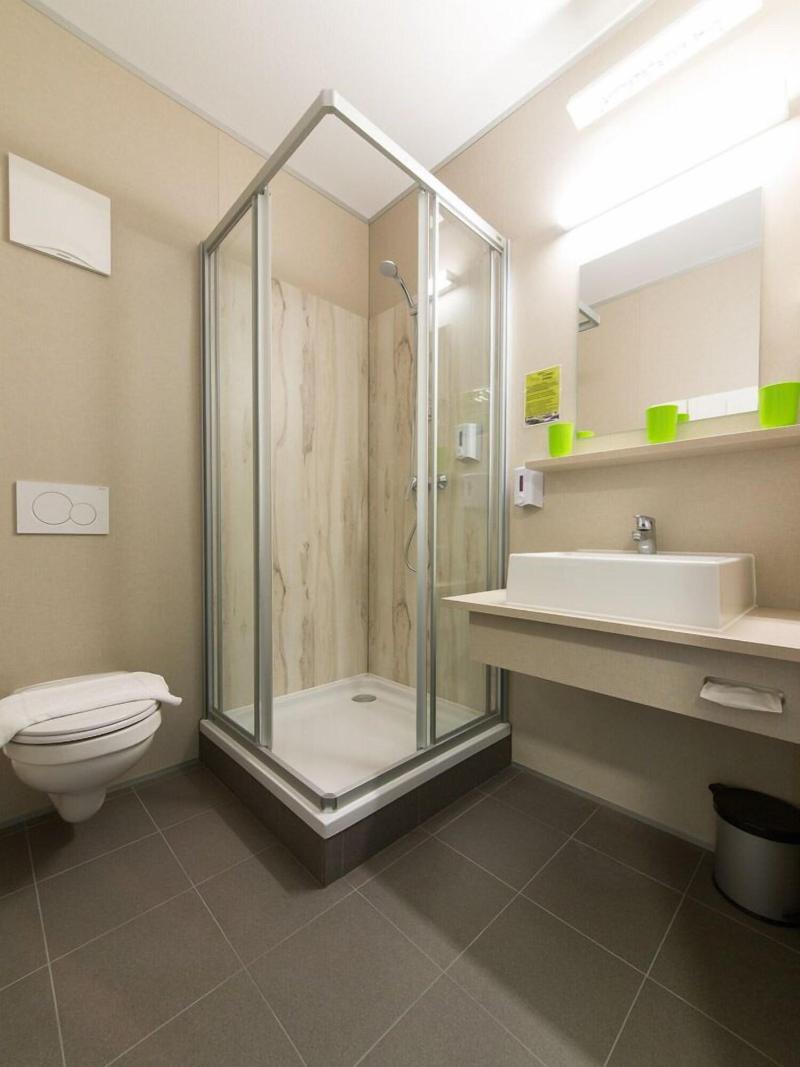 Smart Motel image