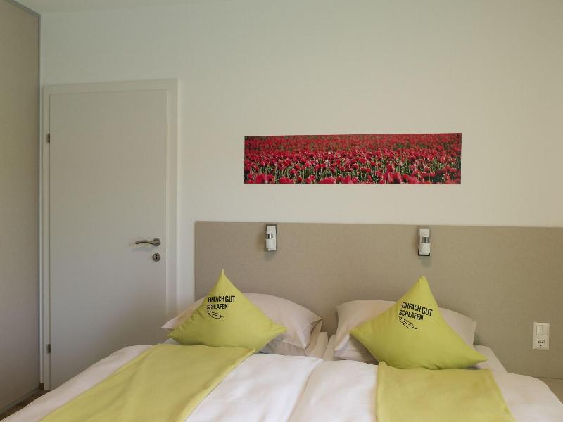Smart Motel image