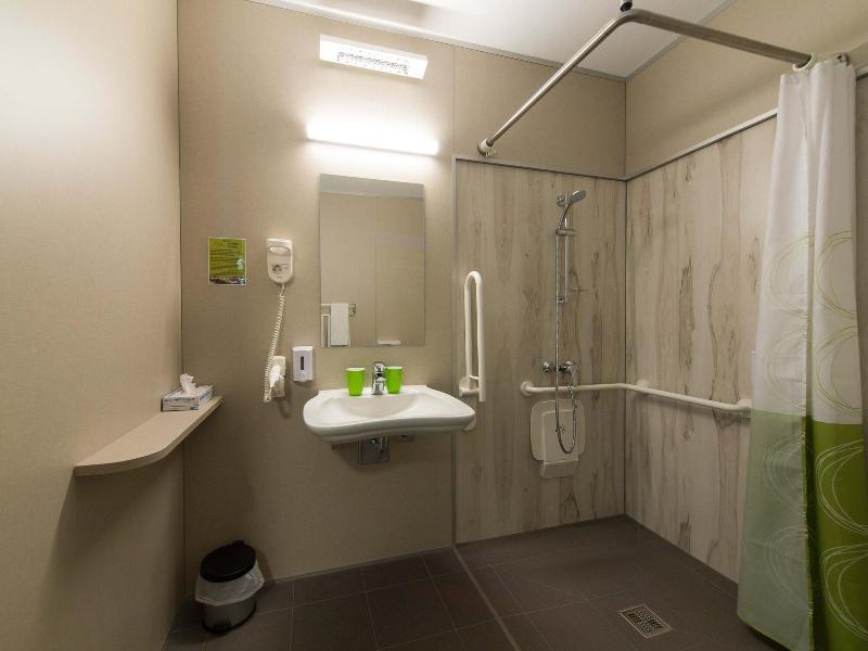 Smart Motel image