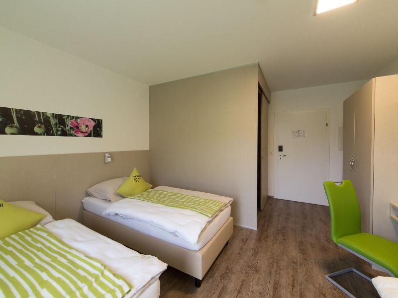 Smart Motel image