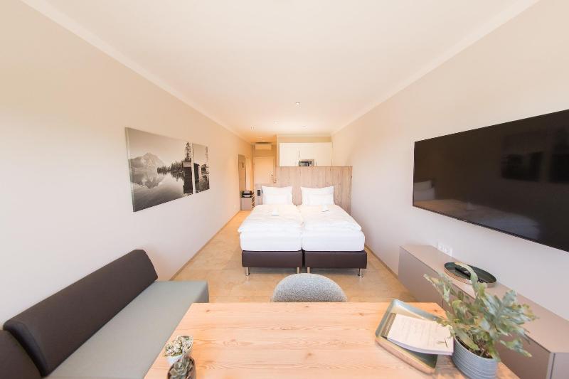 TT Aparthotel Neuhofen image