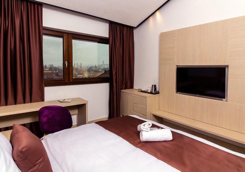 Hotel Boss image