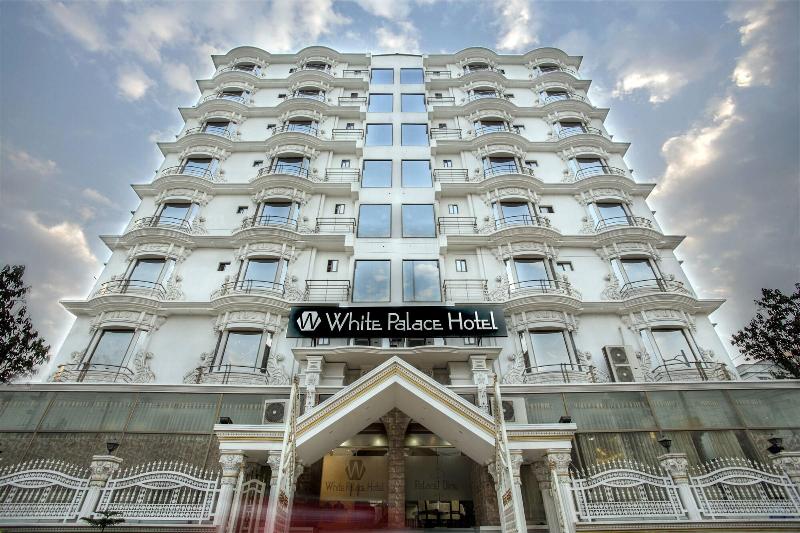 White Palace Hotel image
