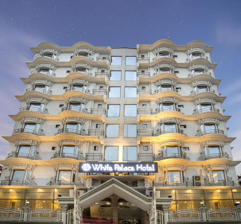 White Palace Hotel image