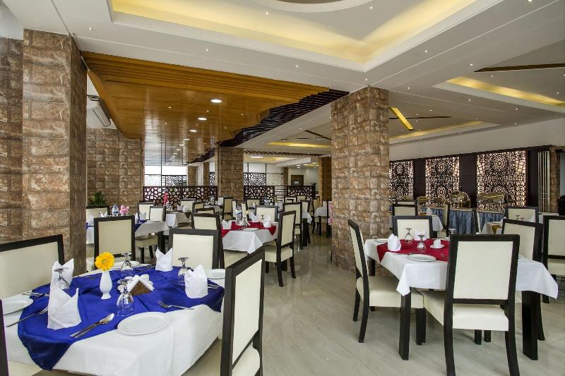 White Palace Hotel image