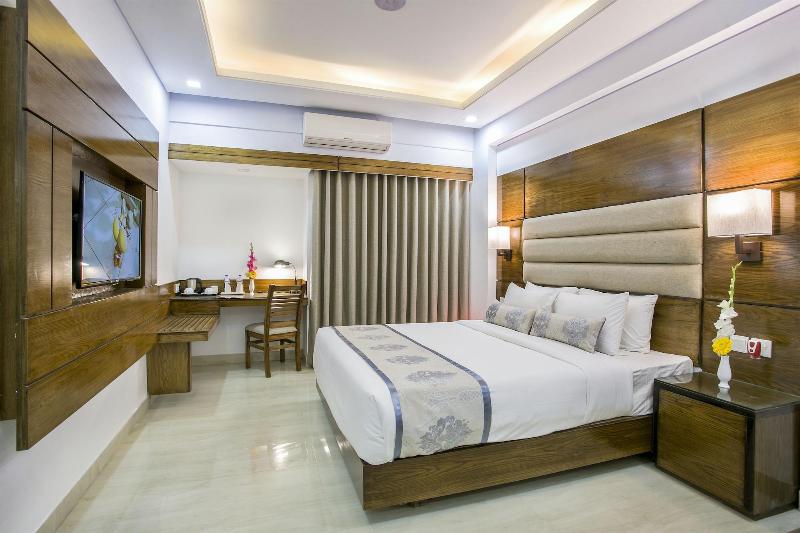White Palace Hotel image