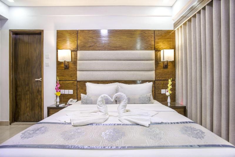 White Palace Hotel image