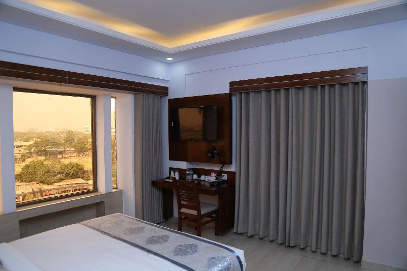 White Palace Hotel image