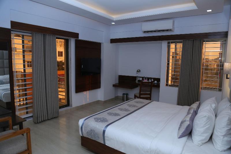 White Palace Hotel image