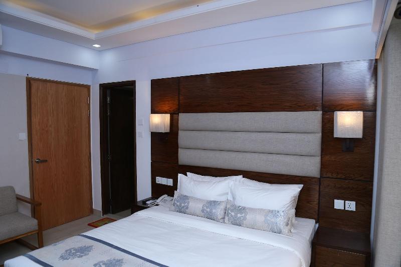 White Palace Hotel image