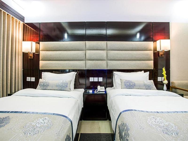 White Palace Hotel image