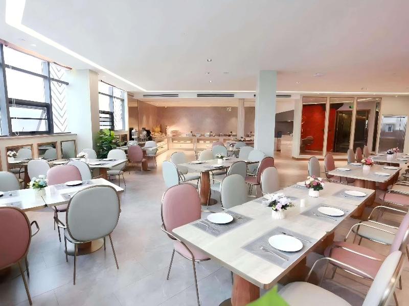 Mercure Wuhan Yangluo image