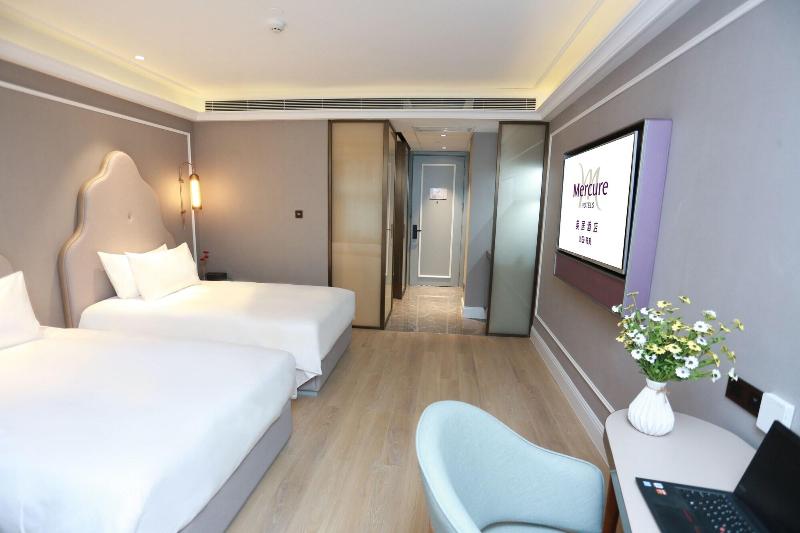 Mercure Wuhan Yangluo image