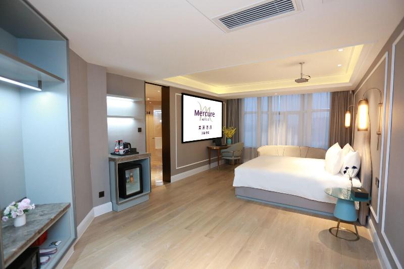 Mercure Wuhan Yangluo image