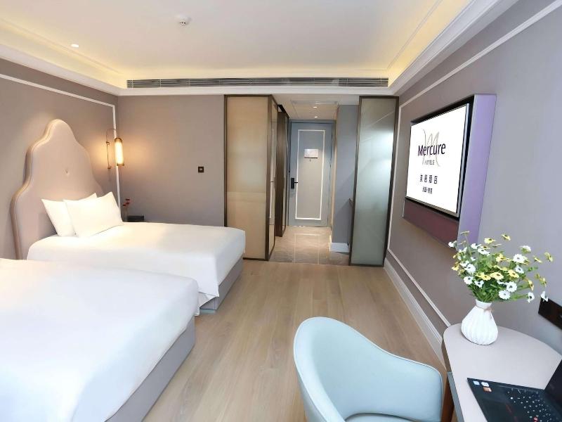 Mercure Wuhan Yangluo image
