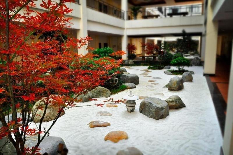 Palace International Hot Spring Hotel — general view