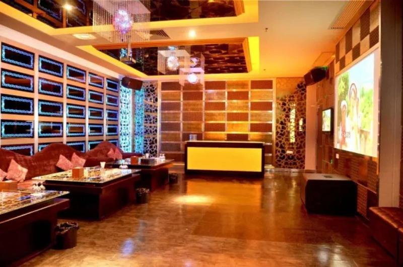 Palace International Hot Spring Hotel